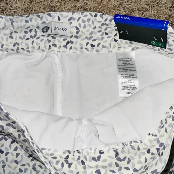 S.C. & CO. Women's Tummy Control Skort Pebble, Size Large (New) - Picture 9 of 16